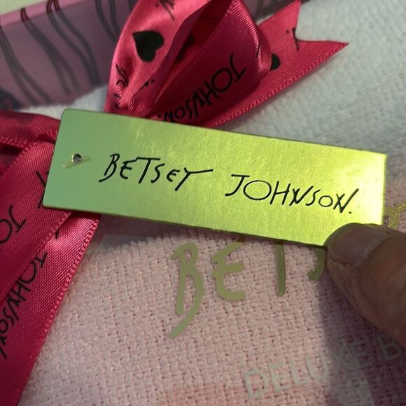 Betsey Johnson Shower Wrap, hair turban & Bath Set - Picture 7 of 8